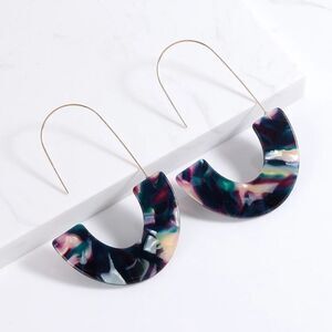 BaubleBar Faidra Resin Drop Earrings in Navy